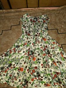 Floral Print Dress With Garland