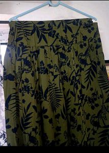 Women&#39;s Green Flared Skirt