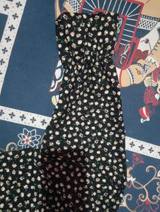 BLACK-GREEN FLORAL TOP