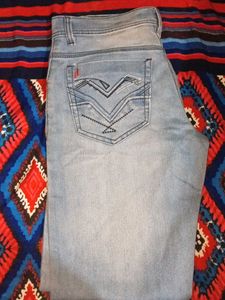 Women's Light Wash Jeans
