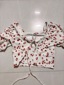 ❀˚˖🌸🌷✧ 🦢⋆˖°Floral Crop Top