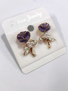 Floral Stud Earrings- BRAND NEW 🌟