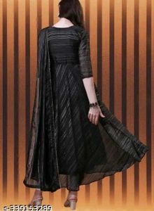 PMD Fasion Women&#39;s Round Back Kurta Set