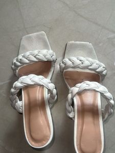 Braided White Heeled Sandals👠👡