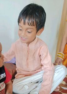 Kurta With Chikankari Work On Neck
