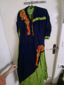 Nevy Blue And Green Kurti With Handwork. Xl Size.