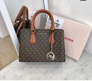 MICHAEL KORS NEW SLING BAG WITH BOX