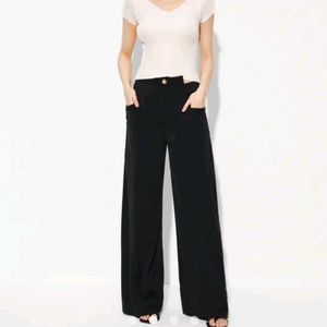 Cute Pale Pink V-Neck Top