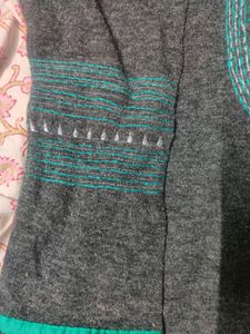 Woolen Kurta With Embroidrery (40)