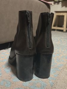 Ankle Length Everyday boots In The Best Condition