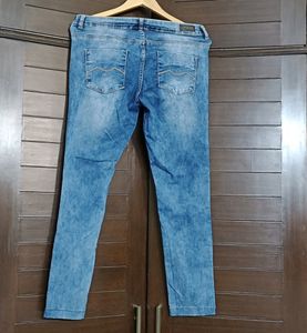 Women&#39;s Blue Washed Knee Slit Skinny Fit Jeans Wai