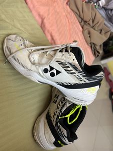Yonex SHB 65 Power Cushion, White Tiger ✨