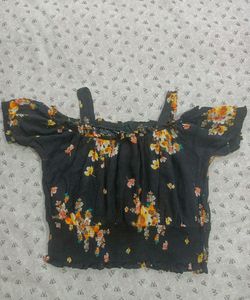 Floral Cold Shoulder Cropped Top🌻❤️💯💅🏼