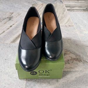 Women&#39;s Bellies With  Heels Black In Color