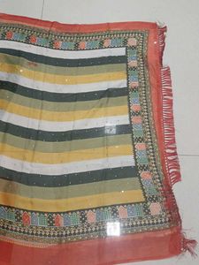 Colorblocked Saree With Blouse Piece