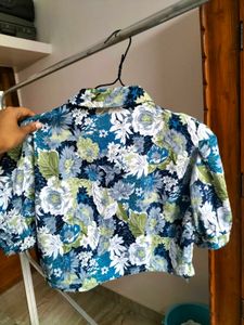 Floral Print Crop Shirt