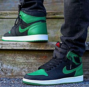Air Jordan 1 Retro High Lucky Green