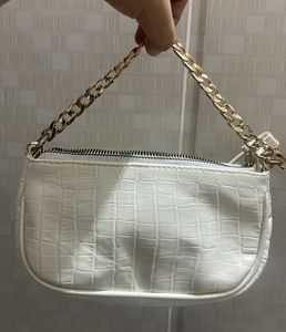 Chained SlingBag👌🏻SALE