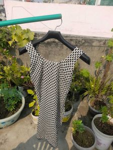 Patterned Sleeveless Top