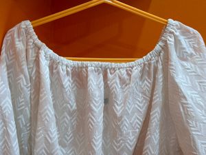 white beautiful crop top