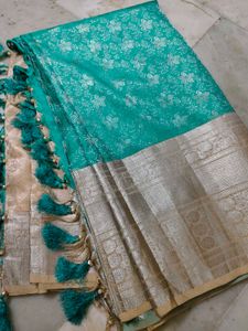 Teal &amp; Gold Floral Saree ,😍