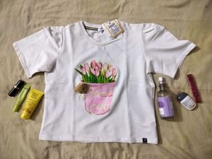 Tulip Graphic Tee