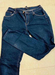 Set Of 4 Jeans And 2 3/4ths (total 6)
