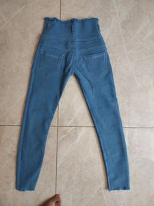 High Waisted Jeans