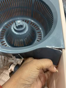 New Damaged Mop Bucket With Refil