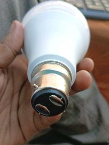 Quick On 15 Watt LED Bulb White