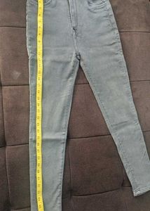 Gray High-Waisted Skinny Jeans