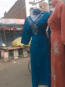 Elegant Red Embroidered Kurta