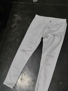 woMen&#39;s Jeans. white 🤍🤍