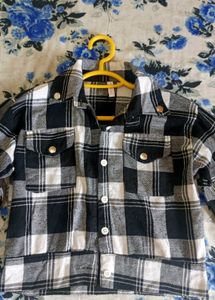 Cropped Black &amp; White Flannel