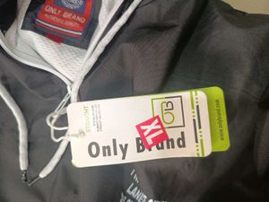 Stylish Two-Tone Hooded Jacket, XL size