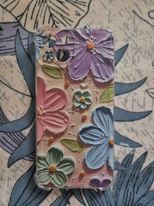 Floral Embossed Phone Case(iPhone 13 And 15)