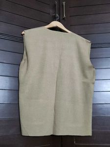 Annabelle Women Sleeveless Knit Sweater