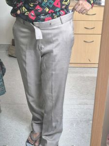 Light Beige Formal Trousers – Size 32(Loose Fit)