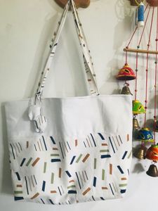 Stylish Tote Bag🤍🍩