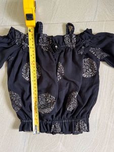 Black &amp;Golden Print Cold Shoulder Top,Ruffle Skirt