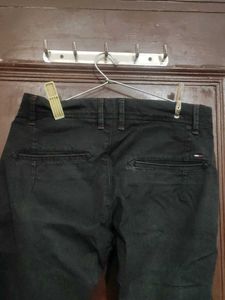 men Black Straight Leg Pants