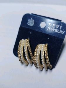 cute korean pearl and gold earrings