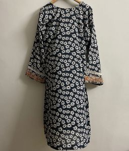 Pakistani Stylish suit