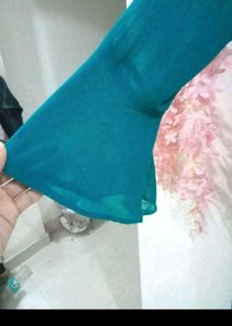 🎀Pakistani Suit With Wide Embroidered Dupatta