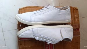 Girls Shoes Used