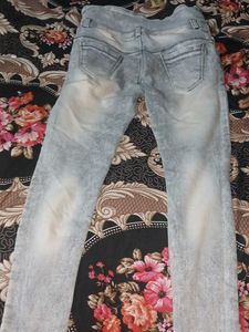 Stylish Light Wash Jeans