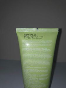 Dot &amp; Key Face Wash