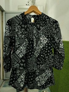 Black & White Print Top