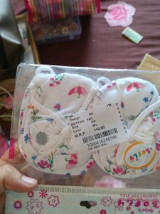 Baby Mitton And Socks Set Of 3