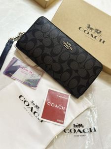 Coach Wallet- Og